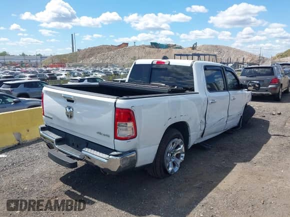 2019 Ram 1500 Big Horn z VIN 1C6SRFFT9KN665172, wystawiony jako IAAI lot #43094470 z przebiegiem 56 459 mil mil oraz . Historia ofert i sprzedaży dostępna na DreamBid. Obrazek 4.