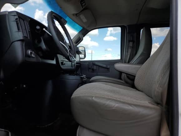 2016 Chevrolet Express Passenger LT с VIN 1GAZGPFGXG1264467, выставлен на аукционе Copart как лот 69493225 с пробегом 180 260 миль миль и На запчасти • Non repairable. История ставок и продаж доступна на DreamBid. Изображение 7.