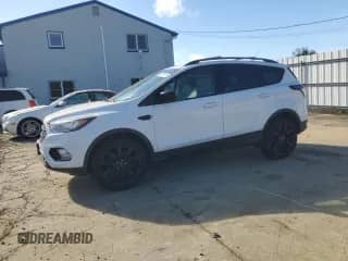 2018 Ford Escape SE с VIN 1FMCU9GD2JUB78741, выставлен на аукционе Copart как лот 82290085 с пробегом 122 157 миль миль и Чистый • Clean title. История ставок и продаж доступна на DreamBid. Изображение 1.