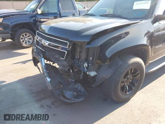 2010 Chevrolet Tahoe LT z VIN 1GNUKBE04AR109971, wystawiony jako IAAI lot #43111959 z przebiegiem 189 408 mil mil oraz . Historia ofert i sprzedaży dostępna na DreamBid. Obrazek 6.