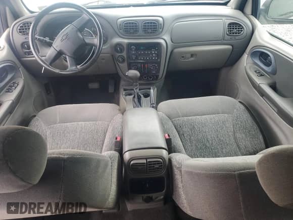 2003 Chevrolet TrailBlazer LT с VIN 1GNDT13S532390833, выставлен на аукционе Copart как лот 59468895 с пробегом 194 678 миль миль и Списание • Salvage title. История ставок и продаж доступна на DreamBid. Изображение 8.