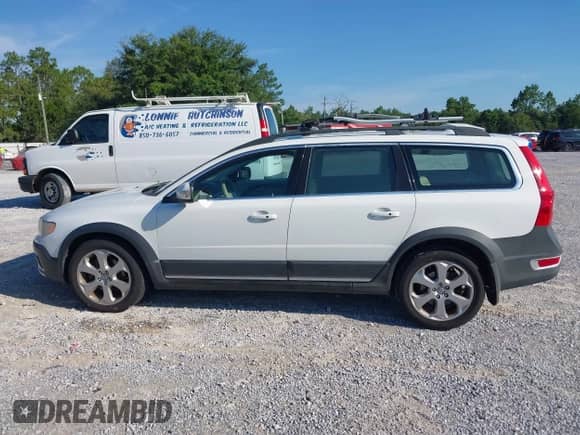 2010 Volvo XC70 3.0T с VIN YV4992BZ6A1081115, выставлен на аукционе IAAI как лот 42646235 с пробегом 166 250 миль миль и . История ставок и продаж доступна на DreamBid. Изображение 14.