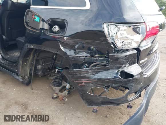 2018 Jeep Grand Cherokee Sterling с VIN 1C4RJFBG7JC265001, выставлен на аукционе IAAI как лот 43043385 с пробегом 88 816 миль миль и . История ставок и продаж доступна на DreamBid. Изображение 18.