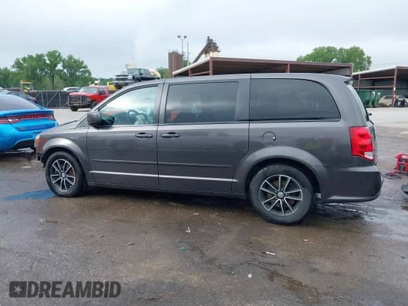 2017 Dodge Grand Caravan SE with VIN 2C4RDGBG8HR639078, listed as a IAAI auction lot 39341640 with 158,714 mi miles and . Bid and sale history available at DreamBid. Image 15.