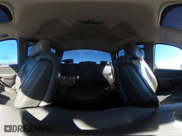 2005 GMC Sierra 1500 SLT z VIN 2GTEC13T251100136, wystawiony jako IAAI lot #41031903 z przebiegiem 440 920 mil mil oraz . Historia ofert i sprzedaży dostępna na DreamBid. Obrazek 18.