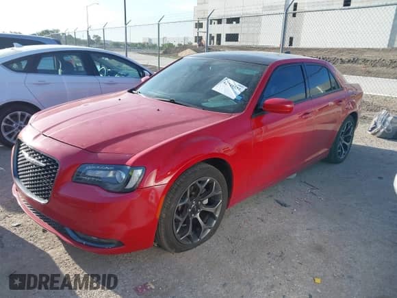 2015 Chrysler 300 S с VIN 2C3CCABGXFH872294, выставлен на аукционе IAAI как лот 42745527 с пробегом 92 752 миль миль и . История ставок и продаж доступна на DreamBid. Изображение 2.