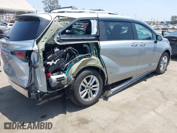 2023 Toyota Sienna Limited с VIN 5TDZSKFC5PS104795, выставлен на аукционе IAAI как лот 42573129 с пробегом 27 724 миль миль и . История ставок и продаж доступна на DreamBid. Изображение 4.