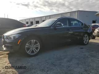 2018 BMW 3 Series 330i xDrive z VIN WBA8D9G52JNU68665, wystawiony jako Copart lot #68664145 z przebiegiem 93 772 mil mil oraz Szkoda całkowita • Salvage title. Historia ofert i sprzedaży dostępna na DreamBid. Obrazek 1.