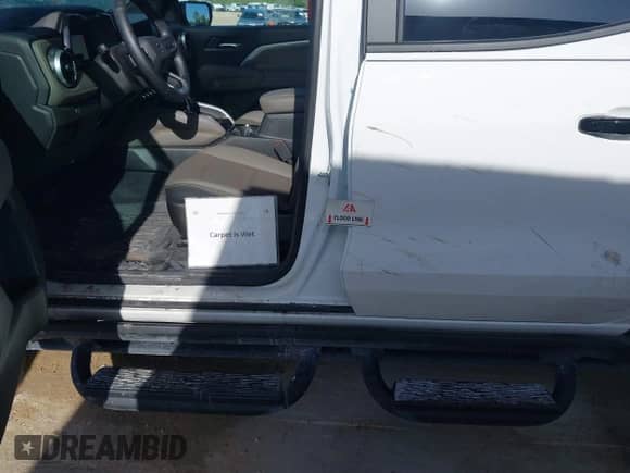 2025 Chevrolet Colorado 4WD ZR2 z VIN 1GCPTFEK6S1116979, wystawiony jako IAAI lot #42477737 z przebiegiem 7 667 mil mil oraz . Historia ofert i sprzedaży dostępna na DreamBid. Obrazek 6.