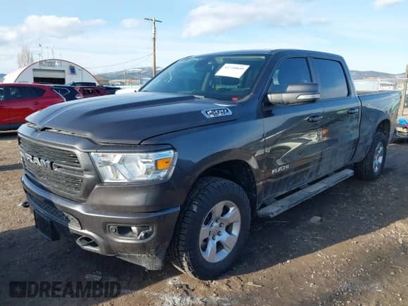 2020 Ram 1500 Big Horn z VIN 1C6SRFMT9LN225280, wystawiony jako IAAI lot #41720849 z przebiegiem 78 075 mil mil oraz . Historia ofert i sprzedaży dostępna na DreamBid. Obrazek 17.