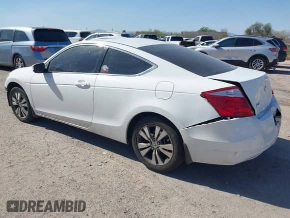 2008 Honda Accord EX с VIN 1HGCS12708A019856, выставлен на аукционе IAAI как лот 42350018 с пробегом 100 807 миль миль и . История ставок и продаж доступна на DreamBid. Изображение 3.
