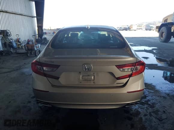 2018 Honda Accord Touring z VIN 1HGCV1F96JA059237, wystawiony jako Copart lot #90274145 z przebiegiem 33 193 mil mil oraz Szkoda całkowita • Salvage title. Historia ofert i sprzedaży dostępna na DreamBid. Obrazek 6.
