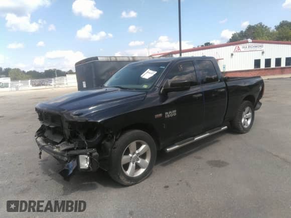 2014 Ram 1500 Express z VIN 1C6RR7FTXES375128, wystawiony jako IAAI lot #42590157 z przebiegiem 194 958 mil mil oraz . Historia ofert i sprzedaży dostępna na DreamBid. Obrazek 2.
