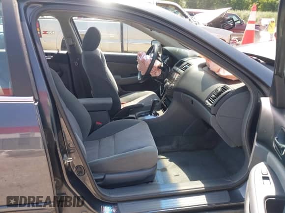 2003 Honda Accord LX with VIN 3HGCM56363G712708, listed as a IAAI auction lot 42699956 with 186,060 mi miles and . Bid and sale history available at DreamBid. Image 5.