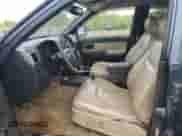 2006 Chevrolet Colorado 2LT z VIN 1GCDT136768215206, wystawiony jako Copart lot #56860685 z przebiegiem 162 340 mil mil oraz Czysty tytuł • Clean title. Historia ofert i sprzedaży dostępna na DreamBid. Obrazek 7.