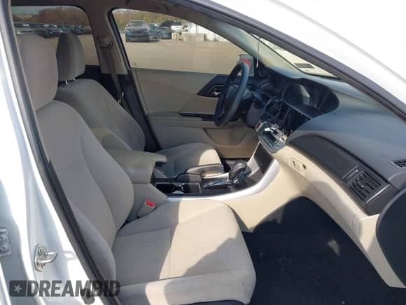 2013 Honda Accord EX z VIN 1HGCR2F77DA044985, wystawiony jako IAAI lot #43511774 z przebiegiem 64 188 mil mil oraz . Historia ofert i sprzedaży dostępna na DreamBid. Obrazek 5.