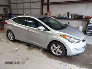 2013 Hyundai Elantra Limited z VIN 5NPDH4AE2DH419665, wystawiony jako IAAI lot #43563973 z przebiegiem 166 855 mil mil oraz . Historia ofert i sprzedaży dostępna na DreamBid. Obrazek 1.