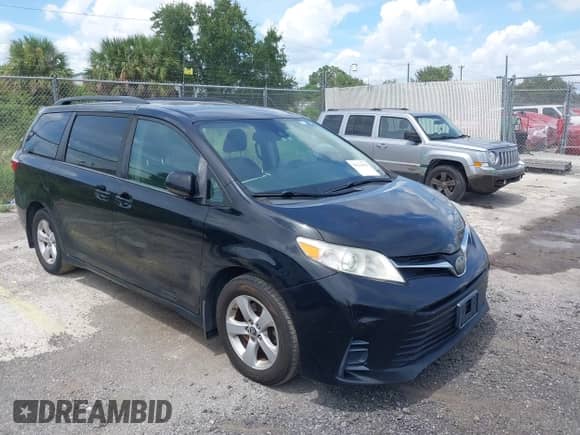 2019 Toyota Sienna LE Auto Access Seat z VIN 5TDKZ3DC5KS016148, wystawiony jako IAAI lot #43114678 z przebiegiem 259 719 mil mil oraz . Historia ofert i sprzedaży dostępna na DreamBid. Obrazek 1.
