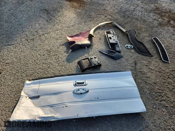 2013 Ford F-150 Lariat z VIN 1FTFW1ET7DKE69050, wystawiony jako Copart lot #80694775 z przebiegiem 190 342 mil mil oraz Szkoda całkowita • Salvage title. Historia ofert i sprzedaży dostępna na DreamBid. Obrazek 12.