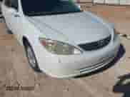 2004 Toyota Camry LE z VIN 4T1BE32K64U378683, wystawiony jako IAAI lot #43494592 z przebiegiem 15 022 mil mil oraz . Historia ofert i sprzedaży dostępna na DreamBid. Obrazek 6.