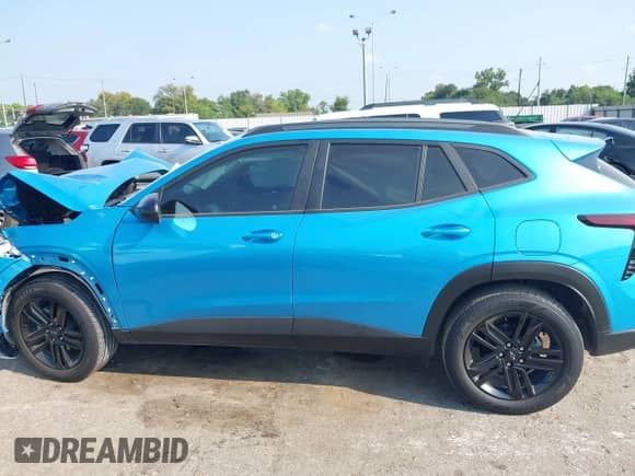 2025 Chevrolet Trax ACTIV with VIN KL77LKEP0SC052475, listed as a IAAI auction lot 43257058 with 12,200 mi miles and . Bid and sale history available at DreamBid. Image 14.