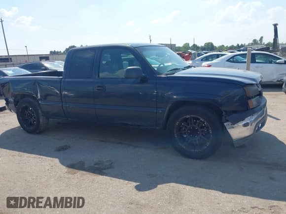 2005 Chevrolet Silverado 1500 Work Truck z VIN 1GCEC19X75Z352059, wystawiony jako IAAI lot #43358817 z przebiegiem Nie podano mil oraz . Historia ofert i sprzedaży dostępna na DreamBid. Obrazek 14.