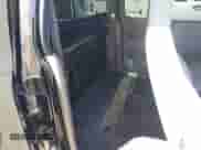 2008 Chevrolet Colorado z VIN 1GCDT299X88223620, wystawiony jako IAAI lot #42273149 z przebiegiem 180 015 mil mil oraz . Historia ofert i sprzedaży dostępna na DreamBid. Obrazek 8.