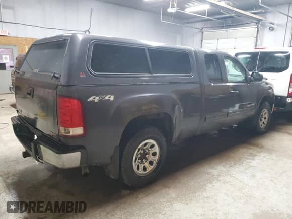 2011 GMC Sierra 1500 SL z VIN 1GTR2UEA4BZ151707, wystawiony jako Copart lot #86283825 z przebiegiem 140 694 mil mil oraz Czysty tytuł • Clean title. Historia ofert i sprzedaży dostępna na DreamBid. Obrazek 3.