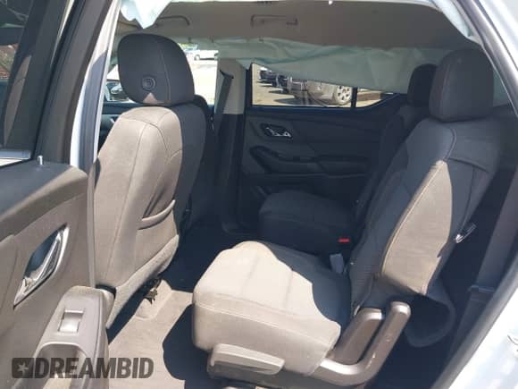 2019 Chevrolet Traverse LT Cloth z VIN 1GNEVGKW2KJ269249, wystawiony jako IAAI lot #42836941 z przebiegiem 74 886 mil mil oraz . Historia ofert i sprzedaży dostępna na DreamBid. Obrazek 8.