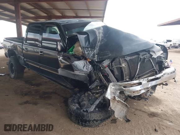 2007 Chevrolet Silverado 2500HD LT3 z VIN 1GCHK23D07F176934, wystawiony jako IAAI lot #42369221 z przebiegiem Nie podano mil oraz . Historia ofert i sprzedaży dostępna na DreamBid. Obrazek 1.
