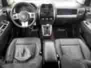2015 Jeep Compass High Altitude z VIN 1C4NJDEB8FD117749, wystawiony jako Copart lot #71637085 z przebiegiem 60 318 mil mil oraz Szkoda całkowita • Salvage title. Historia ofert i sprzedaży dostępna na DreamBid. Obrazek 8.