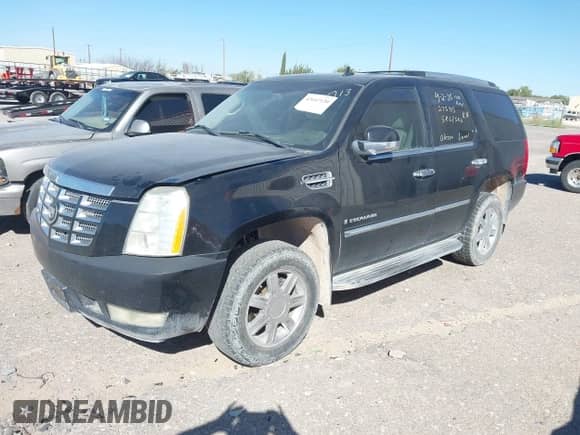 2007 Cadillac Escalade с VIN 1GYFK63827R275913, выставлен на аукционе IAAI как лот 43147120 с пробегом 226 359 миль миль и . История ставок и продаж доступна на DreamBid. Изображение 6.