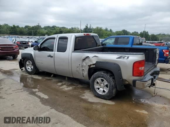 2011 Chevrolet Silverado 1500 Work Truck z VIN 1GCRKPE30BZ271507, wystawiony jako Copart lot #65974485 z przebiegiem 117 486 mil mil oraz Nie do naprawy • Non repairable. Historia ofert i sprzedaży dostępna na DreamBid. Obrazek 2.