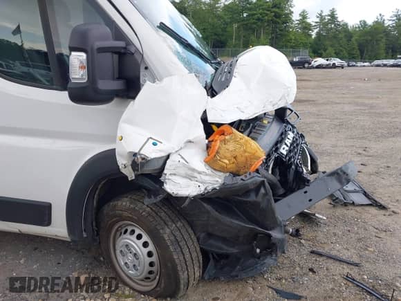 2025 Ram ProMaster Cargo Tradesman with VIN 3C6MRVHG3SE529997, listed as a IAAI auction lot 42672514 with 13,630 mi miles and . Bid and sale history available at DreamBid. Image 20.