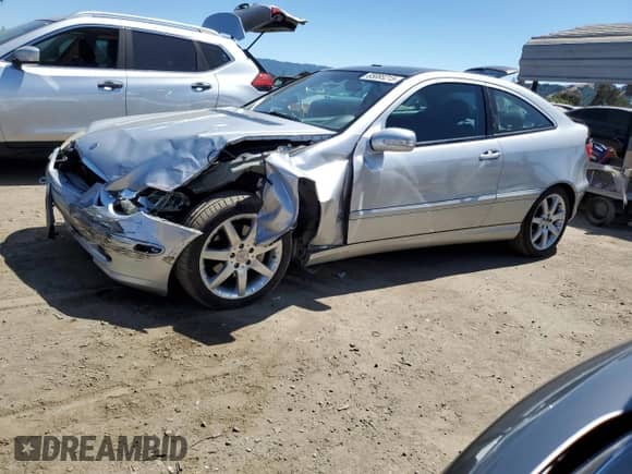 2004 Mercedes-Benz C 320 z VIN WDBRN64J44A634666, wystawiony jako Copart lot #65085215 z przebiegiem 106 079 mil mil oraz Szkoda całkowita • Salvage title. Historia ofert i sprzedaży dostępna na DreamBid. Obrazek 1.