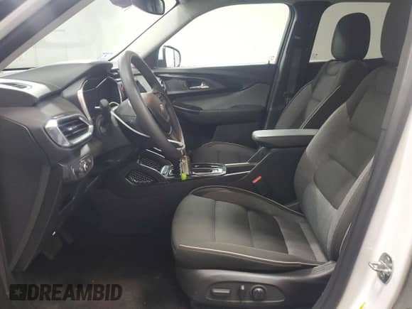 2023 Chevrolet TrailBlazer LT с VIN KL79MRSL8PB091151, выставлен на аукционе Copart как лот 84775835 с пробегом 79 764 миль миль и Чистый • Clean title. История ставок и продаж доступна на DreamBid. Изображение 7.