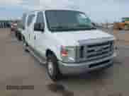 2012 Ford Econoline Cargo Commercial z VIN 1FTNE2EW1CDA22795, wystawiony jako IAAI lot #43236370 z przebiegiem 255 831 mil mil oraz . Historia ofert i sprzedaży dostępna na DreamBid. Obrazek 1.