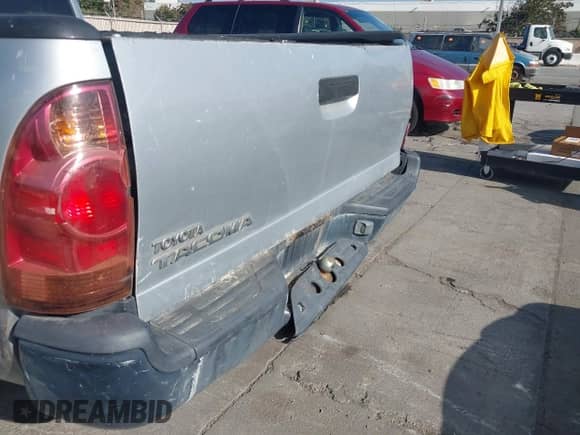 2005 Toyota Tacoma с VIN 5TETX22N85Z071662, выставлен на аукционе IAAI как лот 43598963 с пробегом 337 891 миль миль и . История ставок и продаж доступна на DreamBid. Изображение 13.