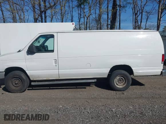 2011 Ford Econoline Cargo Commercial with VIN 1FTNS2EW9BDB24742, listed as a IAAI auction lot 42098792 with 206,816 mi miles and . Bid and sale history available at DreamBid. Image 13.