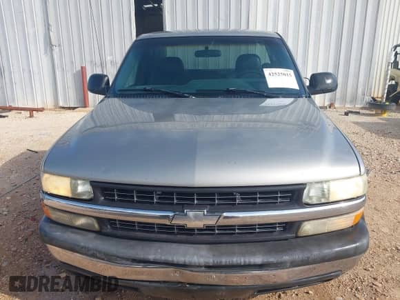 2000 Chevrolet Silverado 1500 LS with VIN 1GCEC14W2YZ179649, listed as a IAAI auction lot 42525015 with 284,859 mi miles and . Bid and sale history available at DreamBid. Image 12.
