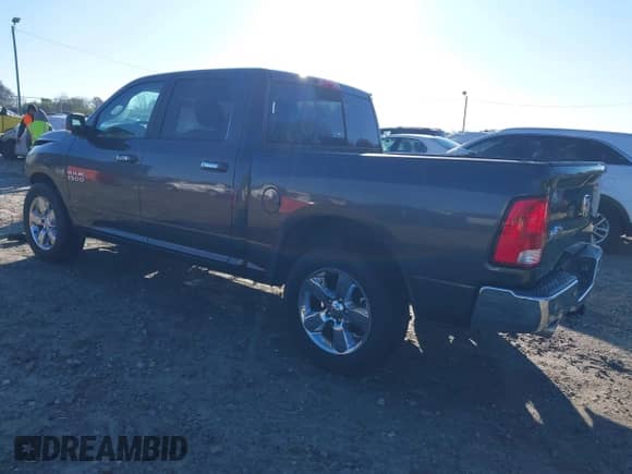 2017 Ram 1500 Big Horn z VIN 3C6RR6LT5HG563629, wystawiony jako IAAI lot #41811191 z przebiegiem 65 103 mil mil oraz . Historia ofert i sprzedaży dostępna na DreamBid. Obrazek 3.