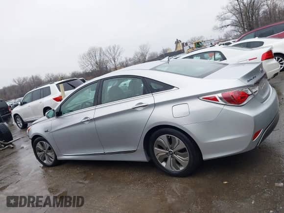 2013 Hyundai Sonata Limited with VIN KMHEC4A4XDA071496, listed as a IAAI auction lot 41471518 with 187,006 mi miles and . Bid and sale history available at DreamBid. Image 15.