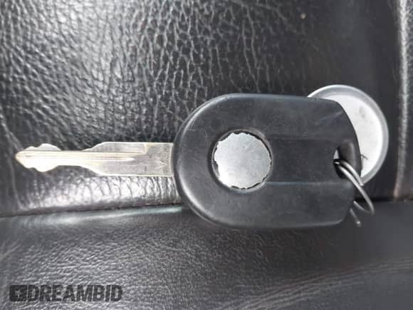 2011 Ford F-150 XL с VIN 1FTFX1EF6BFB30566, выставлен на аукционе IAAI как лот 42044626 с пробегом 277 304 миль миль и . История ставок и продаж доступна на DreamBid. Изображение 11.