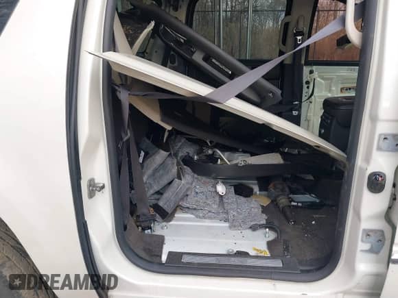 2014 Cadillac Escalade ESV Luxury с VIN 1GYS4HEF4ER218433, выставлен на аукционе IAAI как лот 41152677 с пробегом 51 315 миль миль и . История ставок и продаж доступна на DreamBid. Изображение 8.