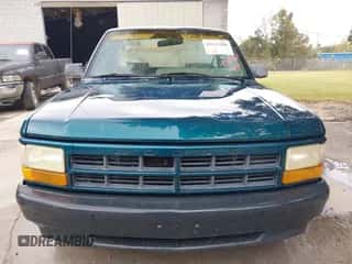 1995 Dodge Dakota SLT z VIN 1B7FL26X5SW942983, wystawiony jako IAAI lot #43511580 z przebiegiem 134 711 mil mil oraz . Historia ofert i sprzedaży dostępna na DreamBid. Obrazek 6.