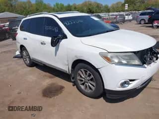 2014 Nissan Pathfinder SV with VIN 5N1AR2MM7EC703101, listed as a IAAI auction lot 42221242 with 178,237 mi miles and . Bid and sale history available at DreamBid. Image 1.