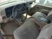 1998 Chevrolet Silverado 2500 с VIN 1GCGK29R0WE209238, выставлен на аукционе Copart как лот 65289165 с пробегом 141 791 миль миль и Списание • Salvage title. История ставок и продаж доступна на DreamBid. Изображение 8.