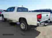 2021 Toyota Tacoma SR5 z VIN 3TMDZ5BN4MM111750, wystawiony jako IAAI lot #41981638 z przebiegiem 26 030 mil mil oraz . Historia ofert i sprzedaży dostępna na DreamBid. Obrazek 3.