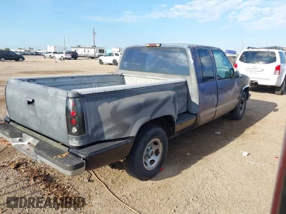 1995 GMC Sierra 1500 с VIN 2GTEC19K7S1566526, выставлен на аукционе IAAI как лот 43260340 с пробегом 250 973 миль миль и . История ставок и продаж доступна на DreamBid. Изображение 4.