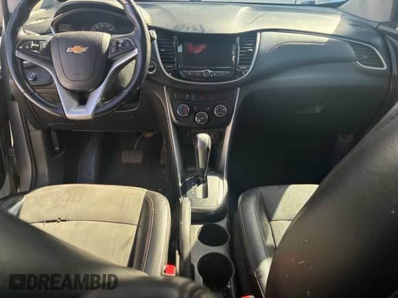 2018 Chevrolet Trax LT z VIN KL7CJLSB6JB690849, wystawiony jako Copart lot #90139945 z przebiegiem 177 325 mil mil oraz Czysty tytuł • Clean title. Historia ofert i sprzedaży dostępna na DreamBid. Obrazek 9.